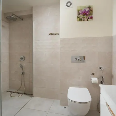 Albatros 75m Z Ogrodkiem Apartmán Varšava